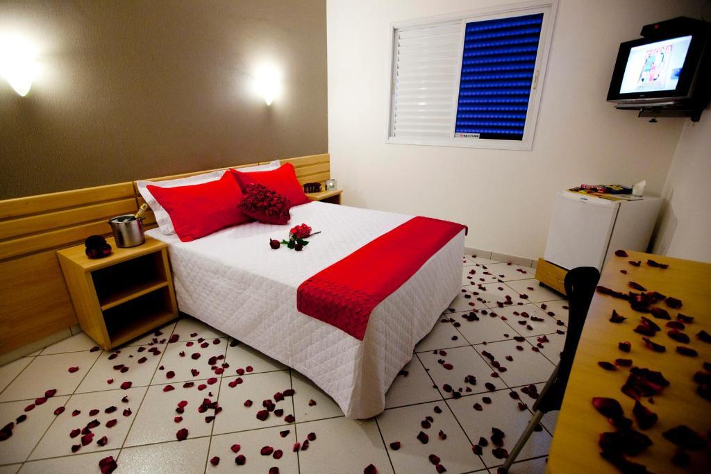 Hotel Sansaed Cuiabá Oda fotoğraf